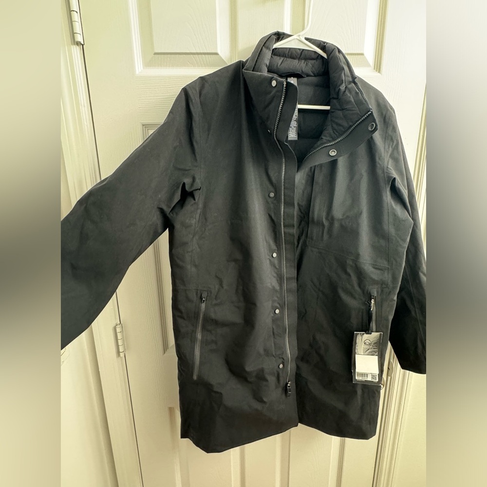 Lululemon Storm break Coat Insulated in black - Picture 11 of 15